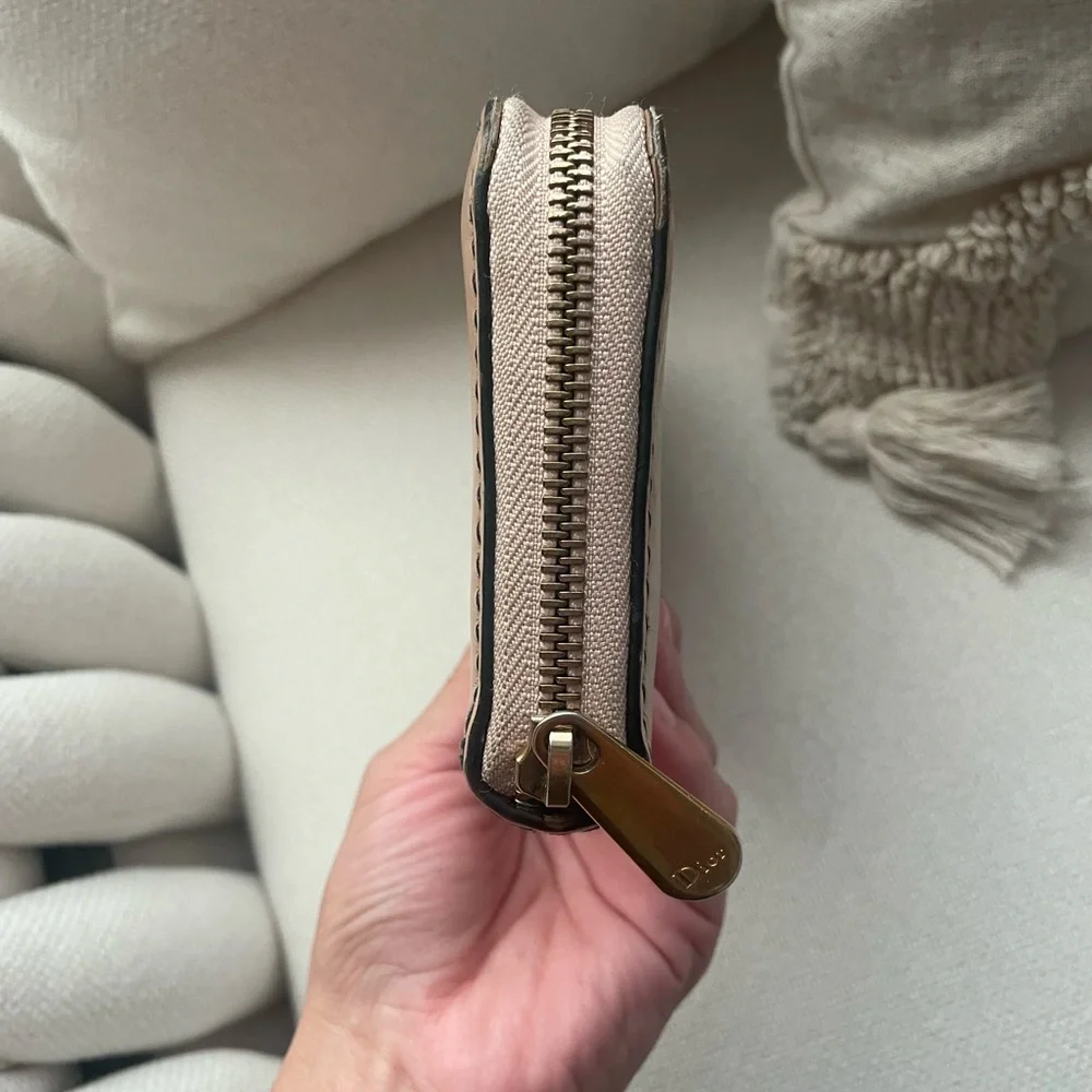 DIOR NUDE ZIP AROUND WALLET